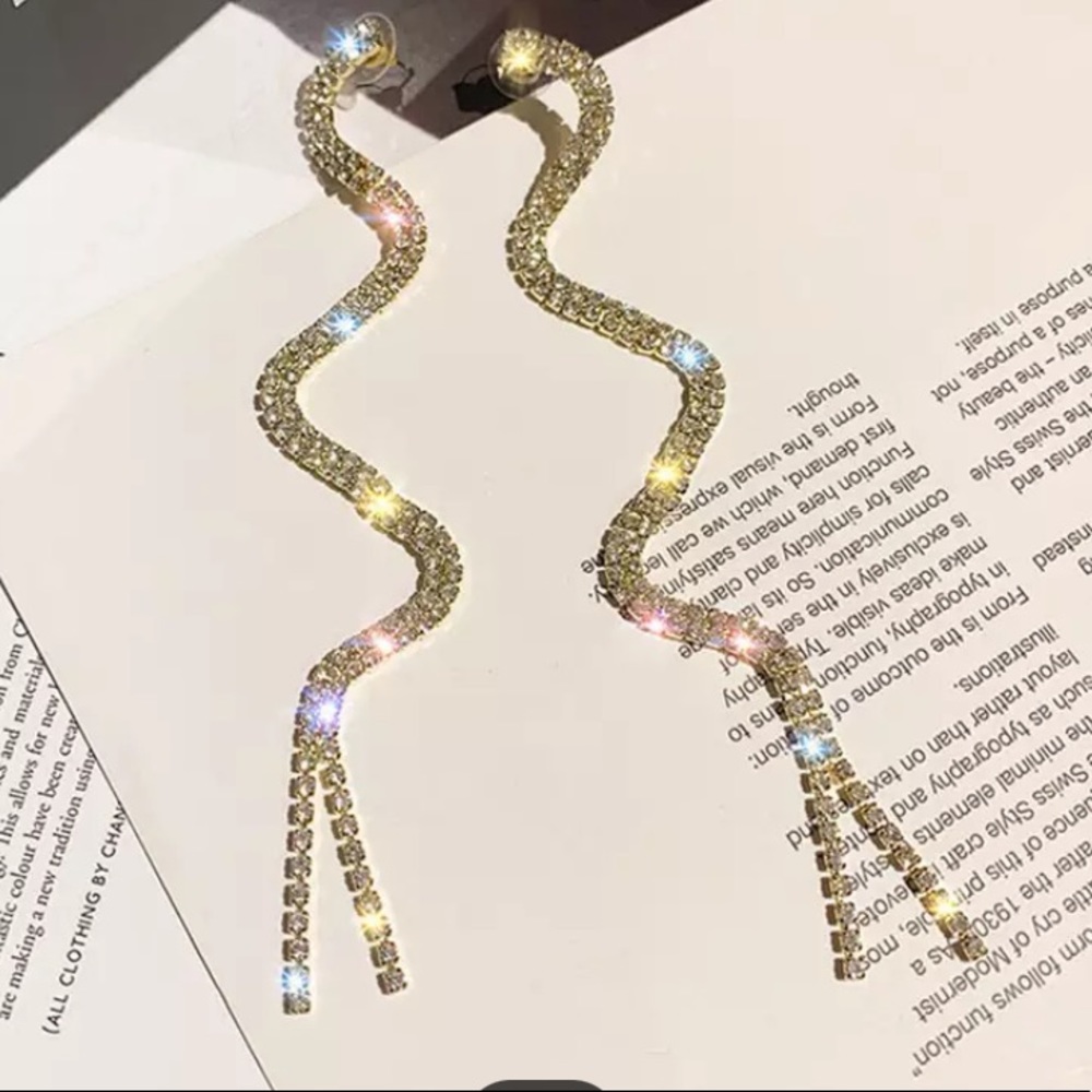 π Long Gold Plated Rhinestone Earrings - Picture 3 of 4
